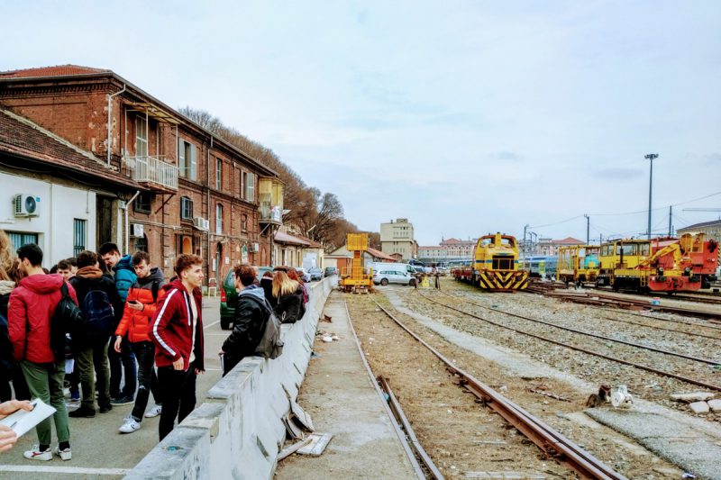 il laboratorio "Rigenerare Via Sacchi. Progetti per un futuro possibile" sulla riconfigurazione del brownfield delle Ferrovie | Sopralluogo | Bottega di Architettura | Carlo Deregibus