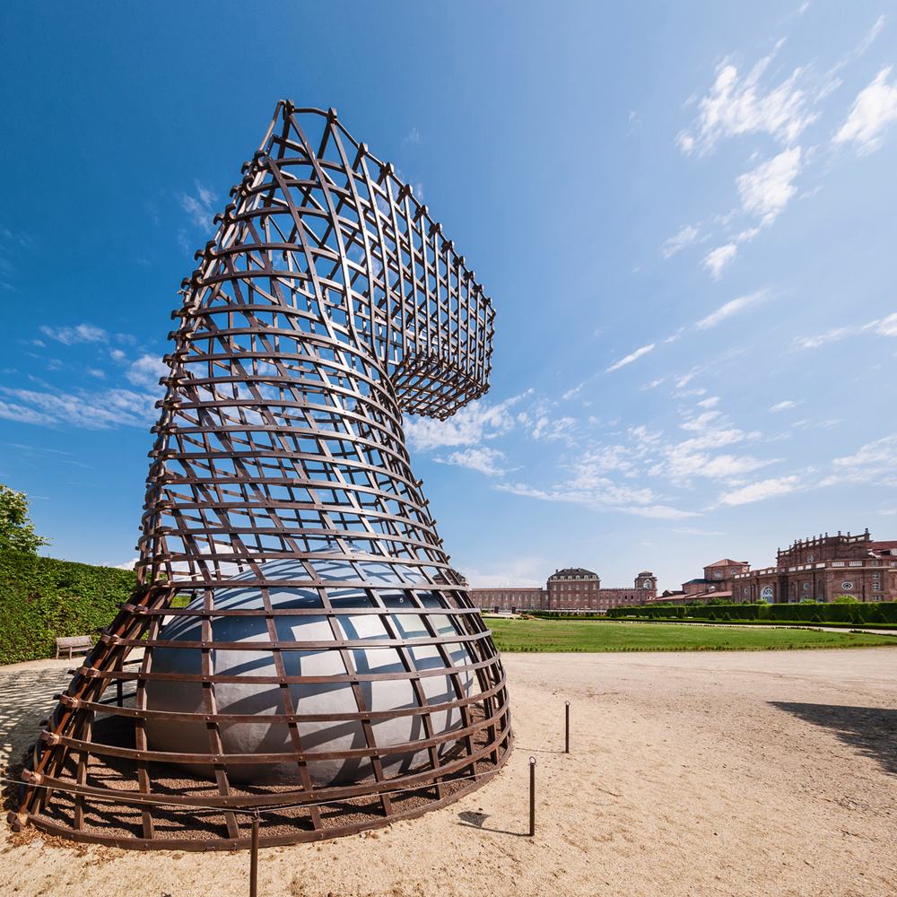 LA LUNA E IL COLOSSO | un'opera visionaria che rinnova il cavallo di Leonardo di Vinci | vista verso la Reggia di Venaria | Bottega di Architettura